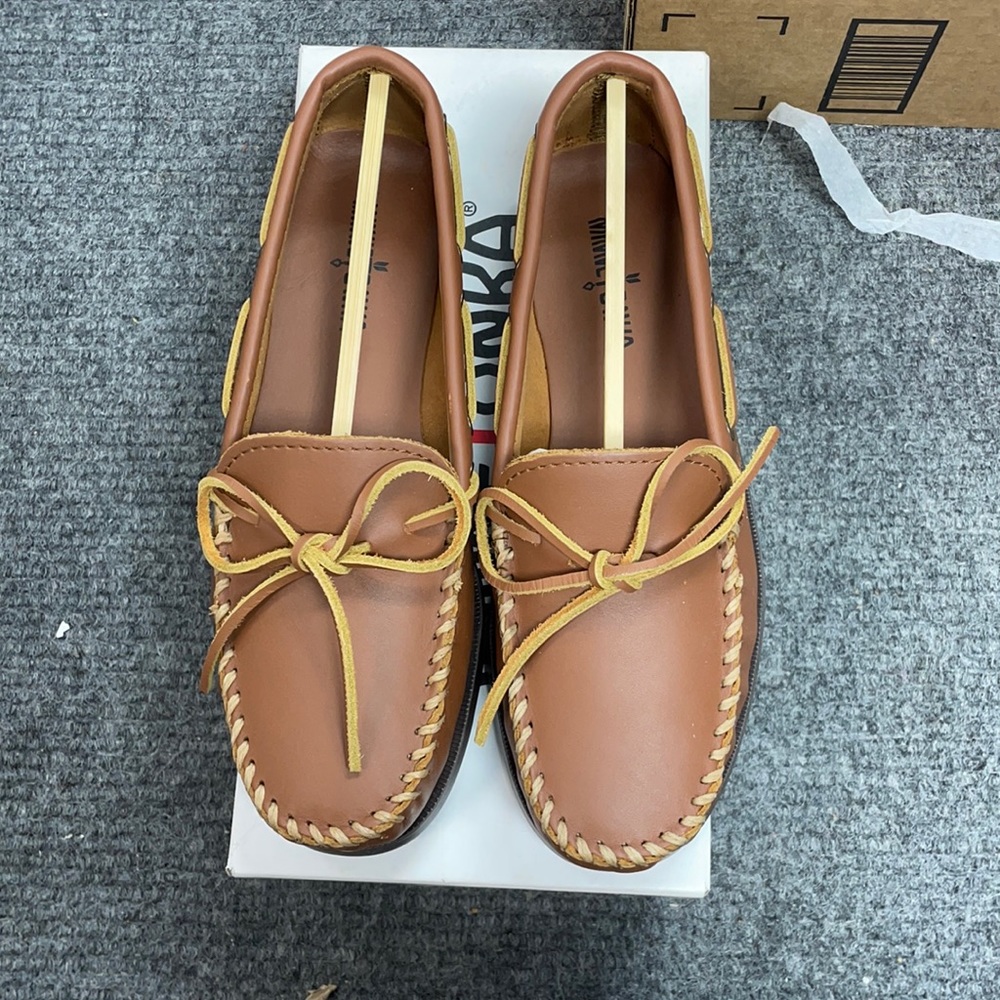 Minnetonka Brown Leather Moccasin Loafers with Tan Laces